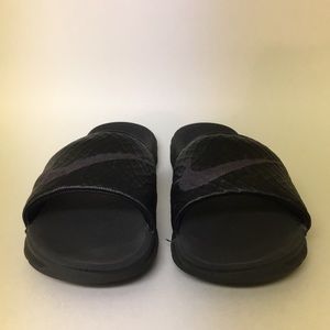 Men Nike Slides sz 11